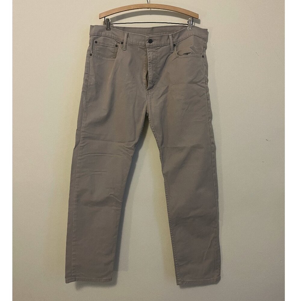 Like-new Levi's 502 pants